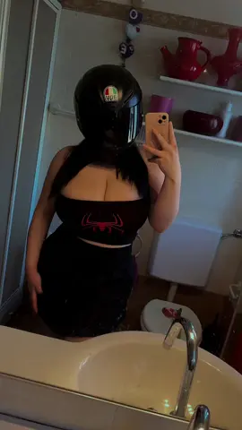 Do you love me baby?🖤