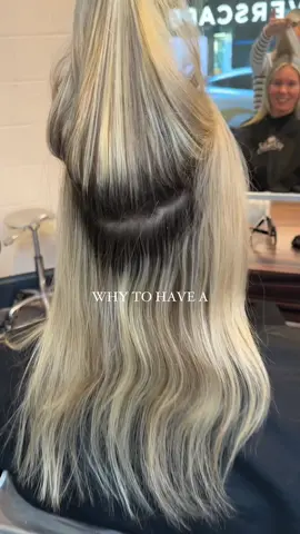 Out of curiosity… who here has NO CLUE what a root tap is, but wants to try? #harshroots #blondehairinspo #shadowblonde #shadowroot #blendedblondehair #fixinghair #fixingblondehair #haircolorcorrection #haircolorreveal #haircolourreveal #haircoloreducation #haircoloureducation #roottaphair #roottap #roottapdemo 
