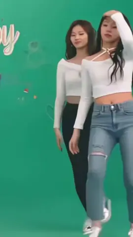 meu ejuds eu amo essa musica #sana #twice #sccjin #moot #fancam #tiktok #kpop @TikTok 