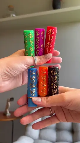 batom baratinho que muda de cor #makeup #makemefamous #viral #emalta 