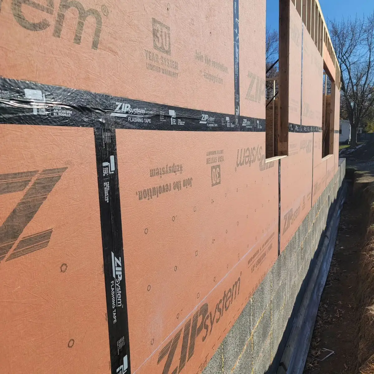 𝗥𝗼𝗹𝗹 𝘁𝗵𝗲 𝘁𝗮𝗽𝗲: As we tied up loose ends before the weekend, the students started taping the seams on out Zip panels by @Huber Engineered Woods  As always, don't forget to ROLL THE TAPE 😁👍 #keepcraftalive #buildlearnteach #taylorvillehighschool #buildingtrades #tvillepride #kidsbuildhouses #prettygoodhouse #finehomebuilding #swallowhouse29  #youngnotlazy #supportthetrades #longliveourbuildings #buildbetter #studentbuilt #whatsinyourwalls #apprenticeshipisanobligation 