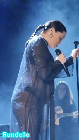 Flashlight (Live Acoustic Version) by Jessie J (2023 Rare Best Live Vocals) #jessiej #flashlight #highnotes #resonance #vocalrange #trending #mustwatch 