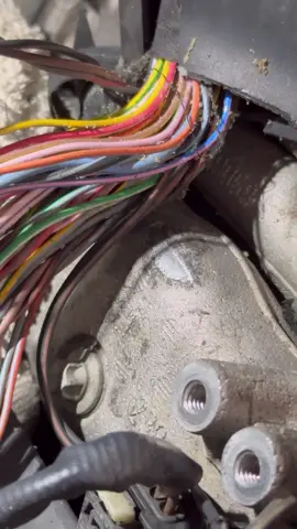 Sprinter Van problem - sometimes the toughest problems are smaller than your fingernail #autoshop #autorepair #carrepair #enginebuild 