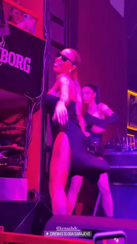 #fypシ #blonde #fypシ #fyp #fy #tiktok #viralvideo #viral #teodoradzehverovic #teodora #dzehvy #sandraafrika #teatairovic  #tijanamilentijevic #jelenakarleusa #breskvica #tresi #shake @TeodoRa 🤩 