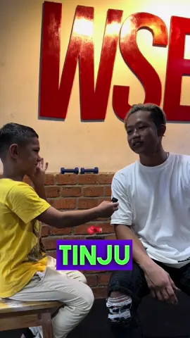 Asking the champ some questions. #foryou #fyp #viral #trending #nawidyosufi #viralvideo #parispernandes 