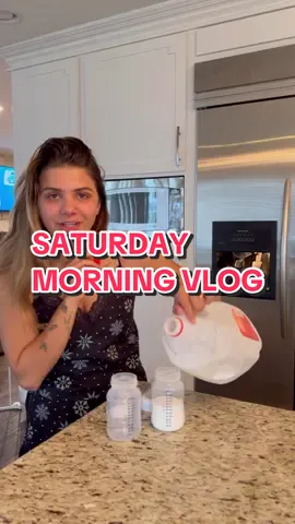 Jump scare in the beginning LOL 🤣👋🏻 HAPPY SATURDAY!! I still have to unpacked but this is the goal this weekend!! #motherhood #momlife #twinmom #family #Lifestyle #realisticmom #unhingedmom #momcontentcreator #youngmom #MomsofTikTok #momtok #toddlermom #toddlersoftiktok #twintoddlers #Vlog #morningroutine 