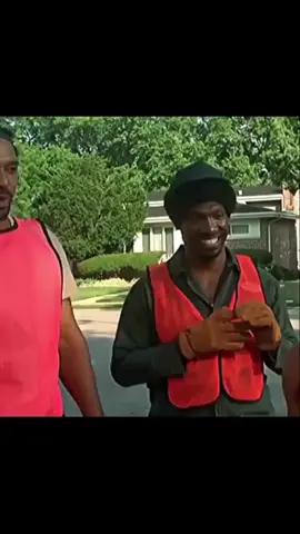 Ill punch you with one hand behind my back😂😂😂😂#mikeepps #rollbounce #bowow 