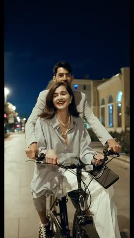 Romantic ❤️ #romantic #romanticcouple #couple #cheerful #bicycle #date #evening #happy #riding #street #together #videooftheday #reels #reelsvideo #vertical #video #happines  #life #Love 