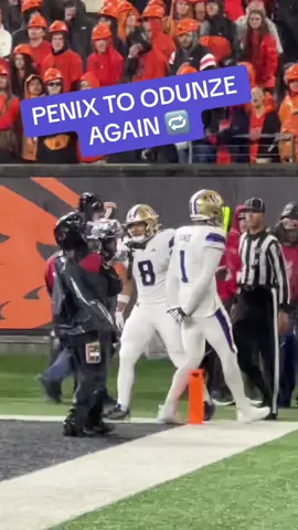 This duo is SPECIAL 🔥 #cfb #washington #huskies #football 