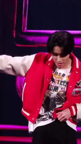 jake's abs from different angles will be the ☠️ of me 🎥:ctto #jakeenhypen #guiltydancechallenge #sweetvenomenhypen #engene #kpop 