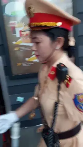 Nữ CSGT Xinh Quá #giaothong360 #giaothongvietnam #giaothongvanminh 