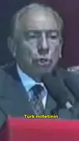 Bir öğretmenin karneye yazdığı, Rahmetli Başbuğumuza ait sözler “Gençler; Hepiniz birer Türk bayrağısınız. Bayrağı lekelemeyin, kirletmeyin, yere düşürmeyin” Başbuğ Alparslan TÜRKEŞ #başbuğalparslantürkeş #alparslantürkeş #keşfet #keşfetteyizzz #dörtkelimelikkesfetyorumu #fyp #fypシ゚viral #milyonlarkeşfetsin #milyonizlenme #türkiye🇹🇷 