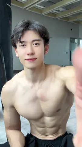 #ผู้ชายจีน🇨🇳  #chineseboy  #หนุ่มจีน  #ผู้ชายจีน #เทรนด์วันนี้ #ชั้นรักเค้า #ซิกแพค #หนุ่มตี๋ #ไอ้ต้าว 