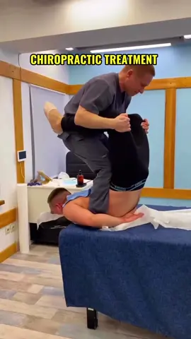 Chiropractic Treatment #chiropractic #quiropraxia #adjustment #chiropractor #asmr #satisfying #scoliosis 