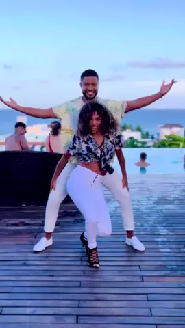 Conga - gloria estefan  #dancer #latindance #latindancing #salsadance #salsacaleña #socialdance #socialdancetv #entretenimiento #entertainment #colombia🇨🇴 #colombiadance #colombiadancers 