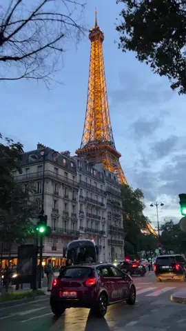 Paris 🇫🇷 #france #paris #WhereToVisit #travel #traveltiktok #wintervibes #tour #foryourpage #foryoupage #viralvideo #viral 