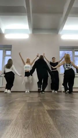 five crazy frogs #crazyfrogdance #coverdance #kpop #trend #alexf #dance #крейзифрог #танец #кавердэнс #кпоп 