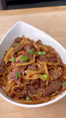 Recette top de boeuf soja/miel aux nouilles !!!  🥩🥩🍜🍯🌱 Facile et rapide à faire 👌 🧑‍🍳@Thibault Geoffray  #recettefacile #recetterapide  #recettesimple #recettegourmande #boeuf #beef #boeufrecette #boeuflover #miel #honey #nouilles #soja #food #foodporn  #Foodie #tiktokrecipe  #foodtiktok #foryou  #pourtoi #foryourpage #fyp #fypシ#viral  #viralvideo 