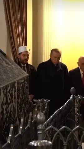 Sen Almanya yi diplomatik olarak döv sonra dön ilk olarak ULU HAKAN GÔK SULTAN II. ABDÜLHAMID HAN HAZRETLERININ KABRI SERIFINI ZIYARET ne siyaset ama #türkiye #recaptayyiperdoğan #akgençlik #türkiye🇹🇷 #akpartiliyiz #rterdogan🇹🇷 #abdulhamidhan 