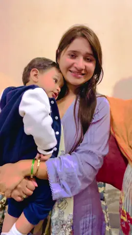 Biht mushkil hai family ko chor k jana 😭 Allah tala mere pyaro ko salamat rakhy Ameen #mahamkhaan #foryou #foryoupage #goviral 
