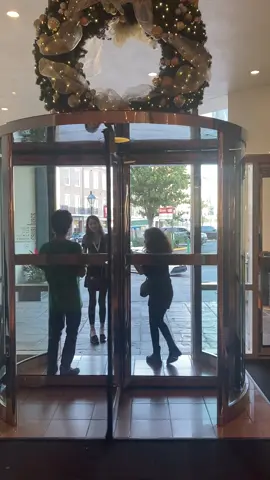 How To Revolving Door #etiquette #lifehacks #howtotiktok #dayout #holidayshopping #mall #downtown #revolving 