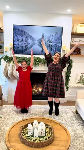 Living room is set for the Holidays and Zetta was feeling festive! 🎄✨She requested this be our first Christmas dance of the season. I’m seriously SO proud of her as she learned it all by herself and actually taught it to me. Well, well, well. How the turntables… 😆 