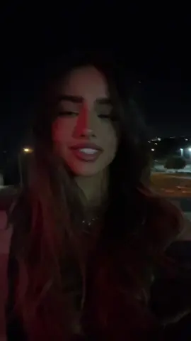 my instas better 🤝 ella.christo_ #fyp 