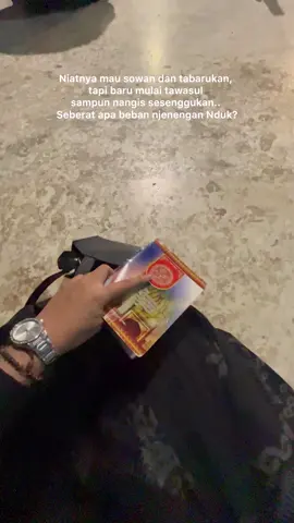 Pada akhirnya memang benar, mau digenggam sekuat apa pun, setiap manusia akan kembali pada alurnya masing masing. Walaupun ikhlas kita tidak sempurna, akan ada waktunya untuk.. 