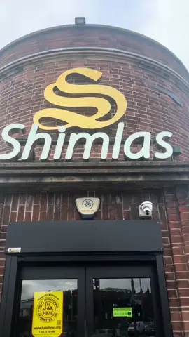 If you haven't tried this chicken donner, what are you waiting for? 🤔 Did you not know that it's famous? 😋 #Shimlas #halalfood #halaldining #foodreccommendations #finedining #bradford #bradfordfood 