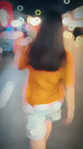 หันหลังแล้วอยากเห็นหน้าพอเห็สหน้าแล้วบอกหันหลังกลับไปเหมือนเดิมเถอะ #งานงิ้วประจำปีบัวใหญ่  #เดินคนเดียวมันเหงามาเดินข้างเราไหม 