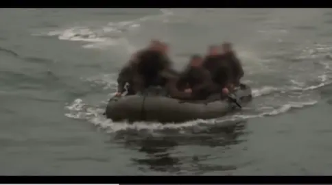 SBS embarking a  submarine 🇬🇧 #uk #specialforces #sbs #uksf #militarytiktok #military  