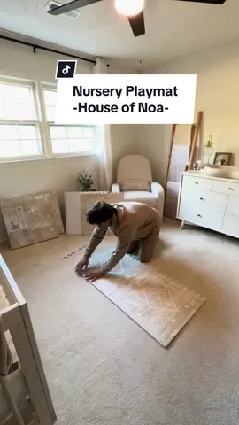 Surprising my wife with a House of Noa playmat! @the House of Noa 