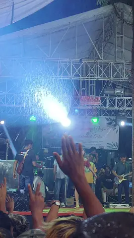 Langite peteng @Vega Agustina #klebus #ojingjepara #pusatinfoorkesjepara #orkesjeparakuduspati #fypシ #berandafypシpls #storyorkesjepara 