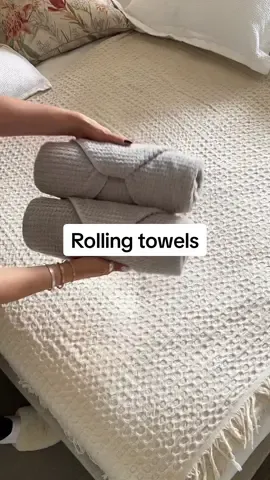 Rolling towels #laundry #laundrytok #foldingclothes 