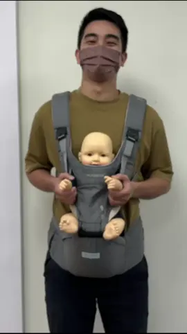 Trong những chuyến dã ngoại, đi dạo, việc bế bé liên tục trong nhiều giờ liền sẽ khiến bố mẹ nhức mỏi vai, lưng, và gây ra tình trạng mệt mỏi. Với chiếc địu em bé siêu nhẹ, chắc chắn, và an toàn từ MOOIMOM, bố mẹ có thể yên tâm đưa bé đi khắp nơi. #mooimom #mooimomvietnam #diutroluc #xuhuong