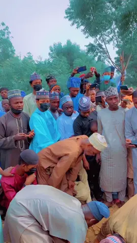 Alhamdullah Masha Allah Inason nayi amfani da wannan da ma na mika sakon taaziyata a yan uwa musulmai bisa rayuwa Dan’uwanmu Aminu s bono Allah kajikansa Allah kagafirtamasa ka amshi shahadarsa amen #Allahummagafirhum warhammun ya Allah #RIJF 