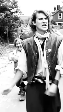 Men Without Hats – The Safety Dance #1982 #newwave #synthpop #80smusic #safetydance #throwback #musica #80s