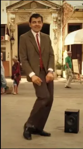 No one can match Mr Beans dancing skills! 🕺🪩 #bean #mrbean #comedy #mrbeansholiday #laugh