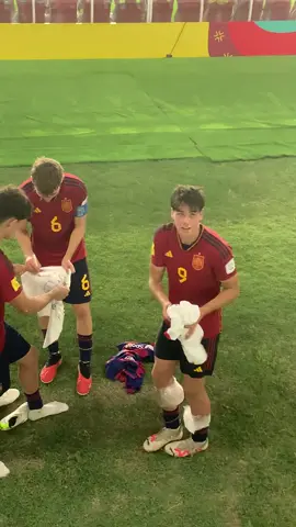 Emang boleh sedekat ini🤧🫶🏻 #marcguiu #hectorfort #pauprim #spain🇪🇸 #spanyol🇪🇸 #barcelona #lamasia💙❤️ #u17wc #fifaworldcup #fyp 