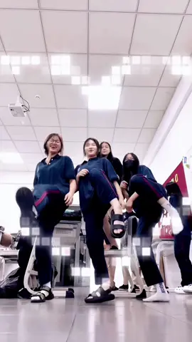 Lớp tui cx theo trend =)) #dachan #uka101 #xuhuong2023 #viral #xh #j4f #xuhuong 