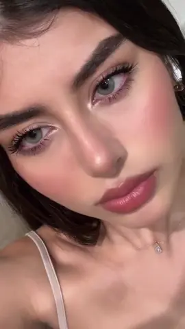 Watch these stunning shots add a splash of life to @alejaandraatreejo's brown eyes, 🌿Code: 