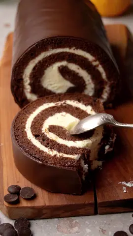 Chocolate roll #chocolateroll #chocolaterollcake #chocolatecake #swissroll #swissrollcake #chocolateswissroll #chocolatedessert #chocolatedesserts #christmascake #christmasdesserts #holidaydessert 
