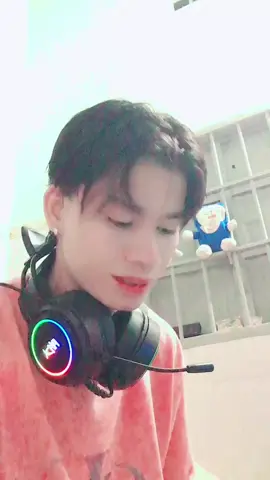 Anh vẫn ở đây! Không phải tên bài hát, nó là lời anh muốn nói!