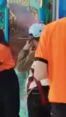 Đi chơi mà ngơ ngác qué:))