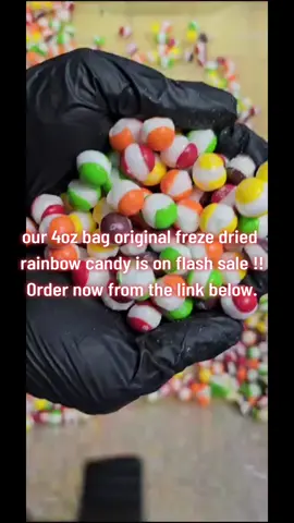 4oz original freeze dried rainbow candy 🍬  #foryyoupage #viral #flashsale #yummy #blackfridaydeals #munchies #freezedriedcandy #tiktokshopblackfriday #rainbow #launchingproduct #candyshop #foodtiktok #TikTokShopBlackFriday #freezedriedskittles #asmr #order 