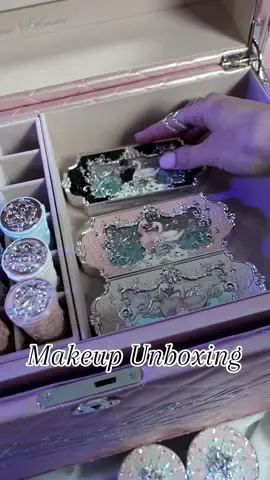 Unboxing the @Flower Knows Cosmetics new Swan Ballet collection! This stunning box was sent to me in PR and I wanted to open it on camera! They are running a huge black Friday sale on their official website right now. Use code DREAMSCAPE to save some 💵 #asmrmakeup #makeupunboxing #flowerknowsmakeup #flowerknows #blackfriday #makeupreview 