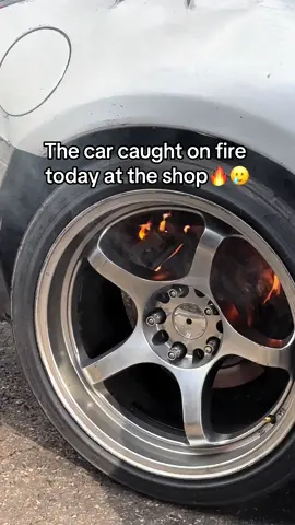 No Z was harmed in the making of this video🔥yes he was intentionally trying to burn the rubber 🛞 #350z #nissan350z #350z #cartok #nissan350z #mechanic #mechaniclife #fyp #foryou #350zbuild #justforfun 