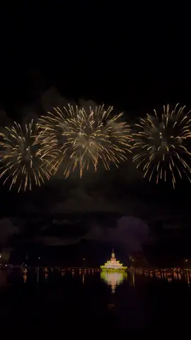 🎇🎉#ลอยกระทงสุโขทัย #พลุสวยๆ #สตอรี่ 