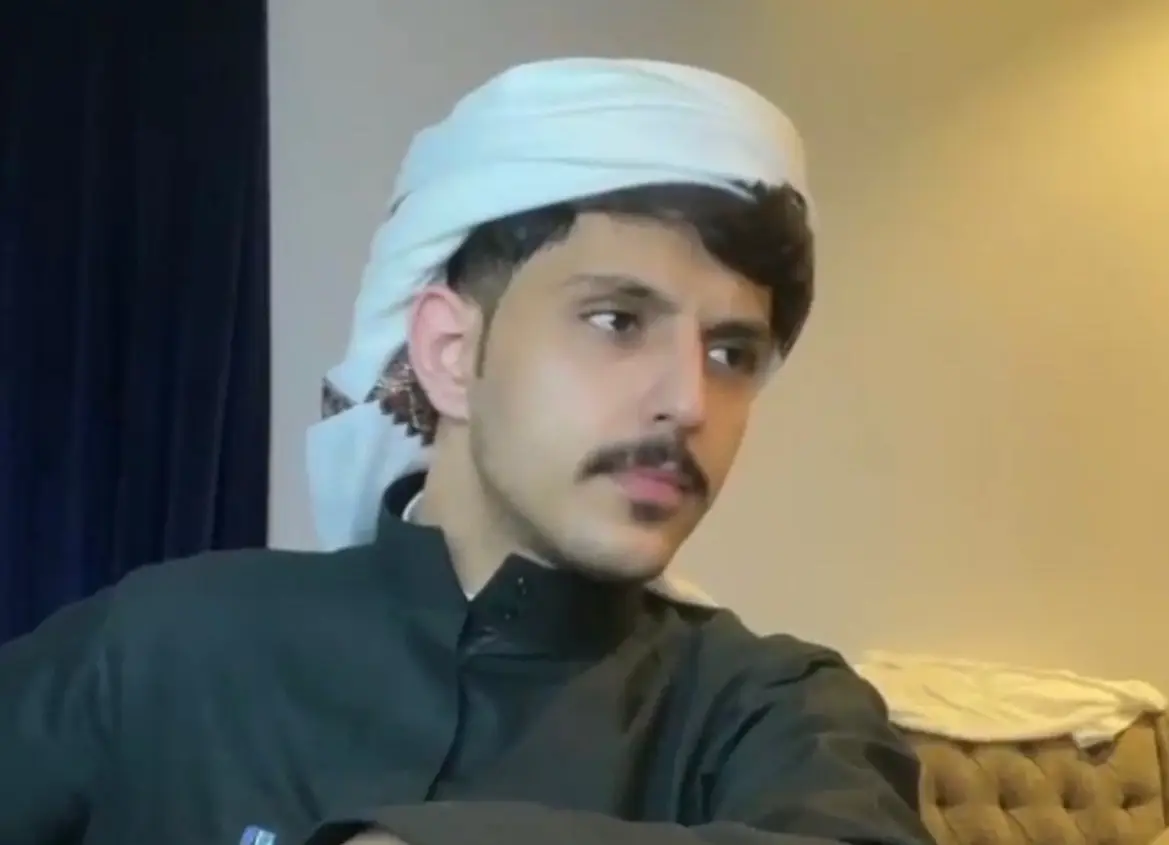 بث جميل بس قلب جلسة تصوير بعدين رجع بث 😭😭#عبدالعزيزالاسلمي @عبدالعزيز الاسلمي 