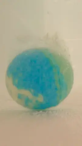 Bathbomb Fizzing Sounds #ASMR #bathbomb #mindnook